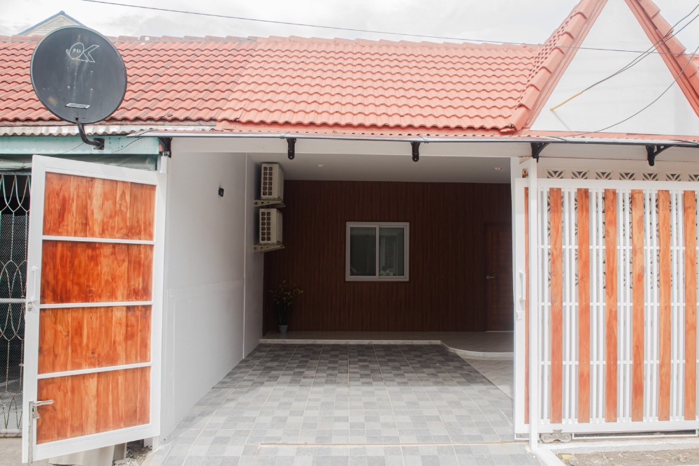 For SaleTownhomeHuahin, Prachuap Khiri Khan, Pran Buri : 📌 Urgent sale, one-story townhouse. In the heart of Hua Hin city, Soi Chomsin 26, near Hua Hin market, only 5 minutes!