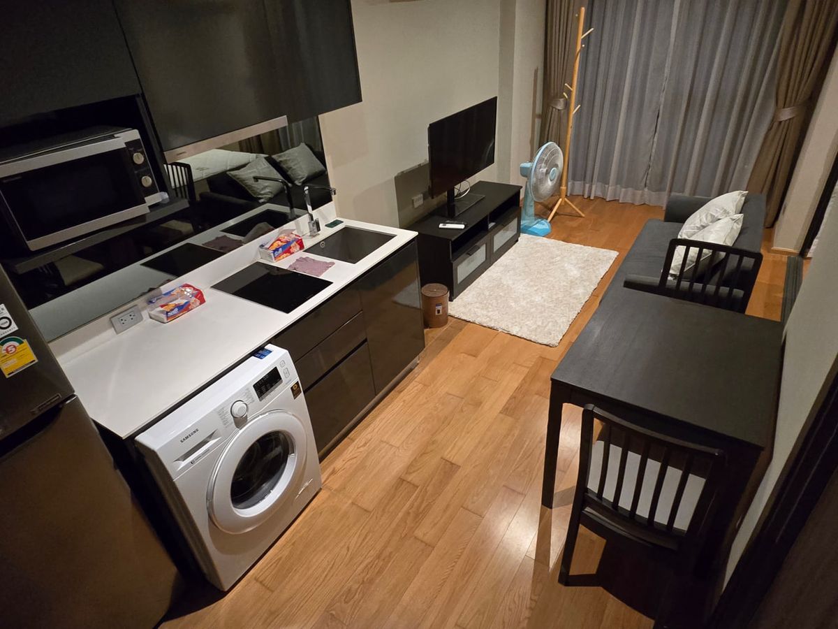 ขายคอนโดสยาม จุฬา สามย่าน : Altitude Samyan - Silom【𝐒𝐄𝐋𝐋】🔥ห้องสวย สุด Cozy อบอุ่นมาก โปร่งโล่งสบาย ตกแต่งเรียบร้อย เฟอร์นิเจอร์ครบ ใกล้ MRT สามย่าน 🔥ติดต่อไลน์ไอดี: @hacondo