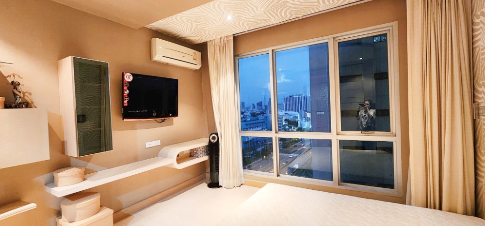 ขายคอนโดรัชดา ห้วยขวาง : ขาย คอนโด Life รัชดาภิเษก-สุทธิสาร 1 ห้องนอน 60 ตรม. ชั้น 11 ห้องมุม ใหญ่ เฟอร์นิเจอร์และเครื่องใช้ไฟฟ้าครบ