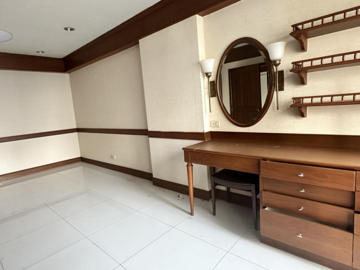 ให้เช่าคอนโดสุขุมวิท อโศก ทองหล่อ : Best Price for Rent! Saranjai Mansion BTS Nana - 1Bed1Bath 16 Fl. 61 Sq.m.