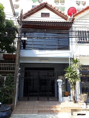 For RentTownhomeRamkhamhaeng, Hua Mak : 2-story townhouse, Soi Hua Mak 31, for rent, near Ramkhamhaeng University and ABAC Hua Mak.