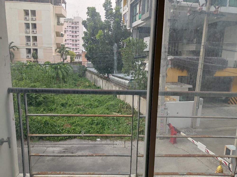 For SaleCondoRatchadapisek, Huaikwang, Suttisan : Condo for sale: Chateau In Town Ratchada 20