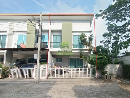 ขายทาวน์โฮมอ่อนนุช อุดมสุข : หมู่บ้านเนอวานา คัฟเวอร์ อ่อนนุช 65 (NIRVANA – SINGHA ESTATE PCL.) ขายด่วน ทาวน์โฮม 2 ชั้น แปลงมุม เนื้อที่ 33.60 ตร.ว บ้านสวย ทำเลดี การเดินทางสะดวก