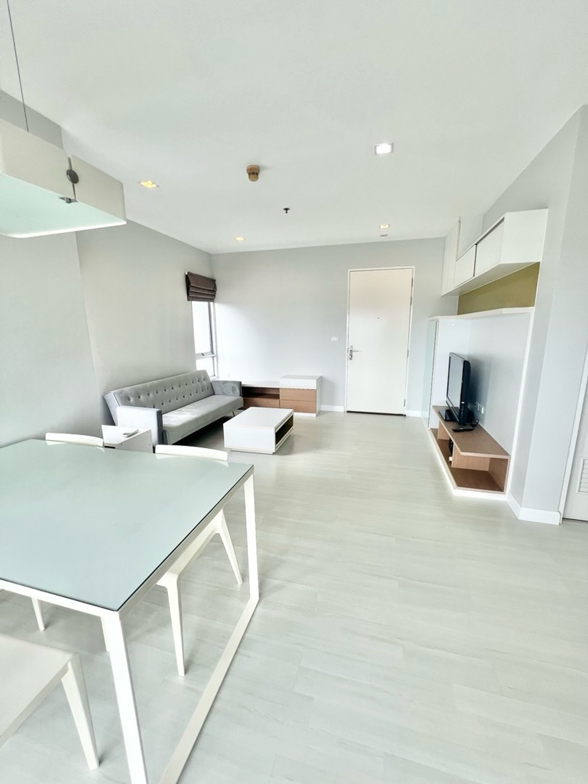 For SaleCondoLadprao, Central Ladprao : The owner of the post sells condo project The Room Rathcada - Ladprao, The Room Rathcada - Ladprao, selling price 5,000,000.