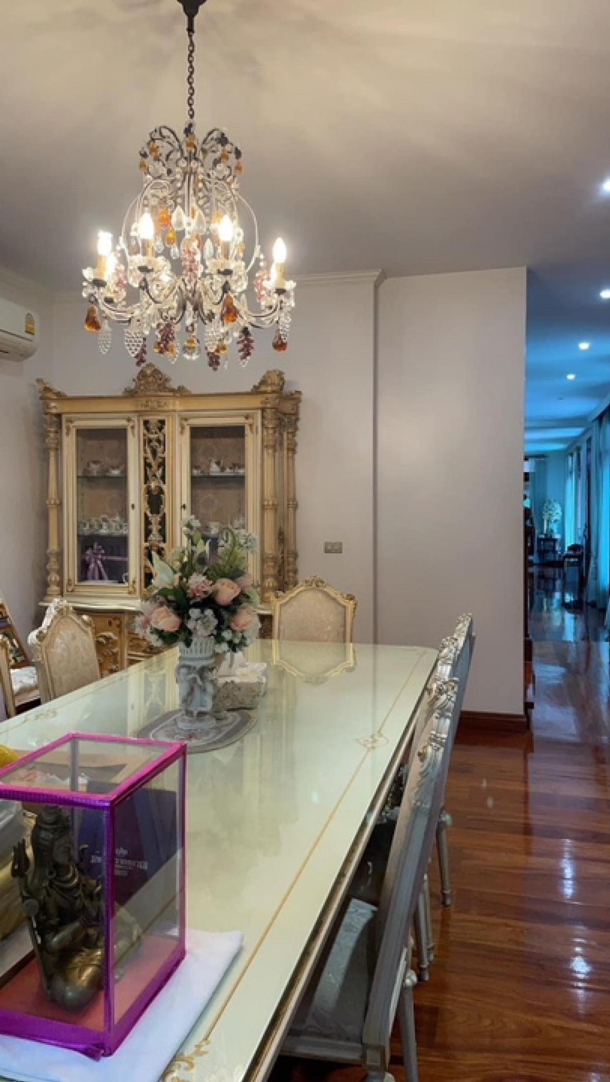 For SaleHousePathum Thani,Rangsit, Thammasat : 📢👇Luxury house for sale, golden teak wood, on almost rai of land, strong structure with 2-story steel, quiet, smooth, in a village with good security, near Future Park Rangsit, Motor way expressway.