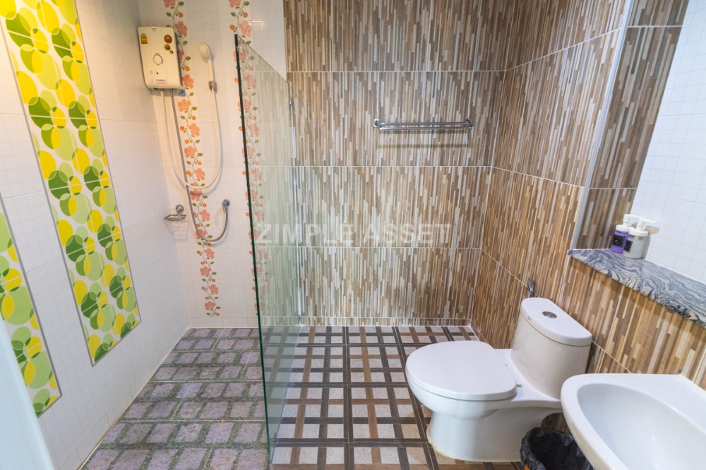 For RentSathorn, Narathiwat : Apartment with a view of the Chao Phraya River, Charoen Krung 58. Furnished rooms. near Asiatique and Icon Siam. Available for short term and long term to rent! Not far from BTS Saphan Taksin.