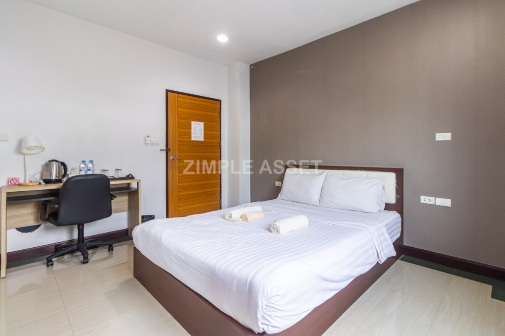 For RentSathorn, Narathiwat : Apartment with a view of the Chao Phraya River, Charoen Krung 58. Furnished rooms. near Asiatique and Icon Siam. Available for short term and long term to rent! Not far from BTS Saphan Taksin.