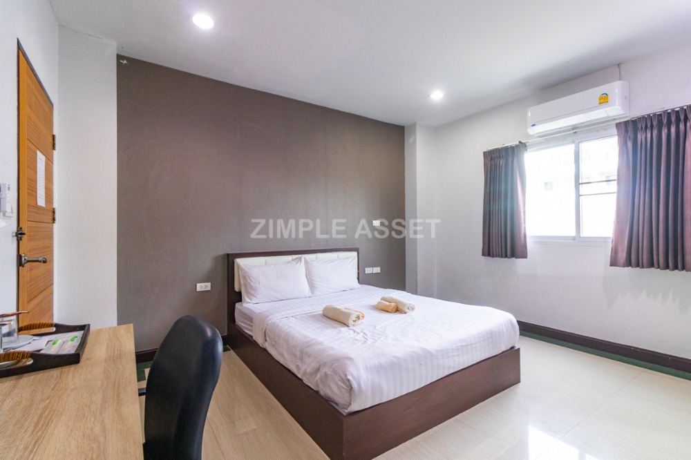 For RentSathorn, Narathiwat : Apartment with a view of the Chao Phraya River, Charoen Krung 58. Furnished rooms. near Asiatique and Icon Siam. Available for short term and long term to rent! Not far from BTS Saphan Taksin.