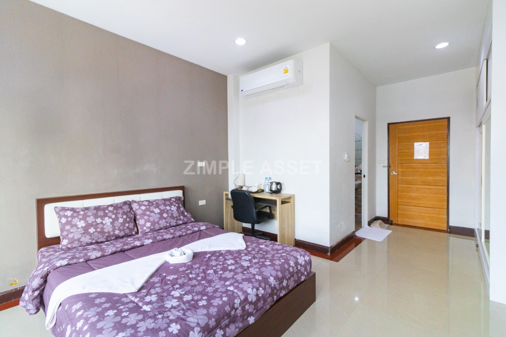 For RentSathorn, Narathiwat : Apartment with a view of the Chao Phraya River, Charoen Krung 58. Furnished rooms. near Asiatique and Icon Siam. Available for short term and long term to rent! Not far from BTS Saphan Taksin.