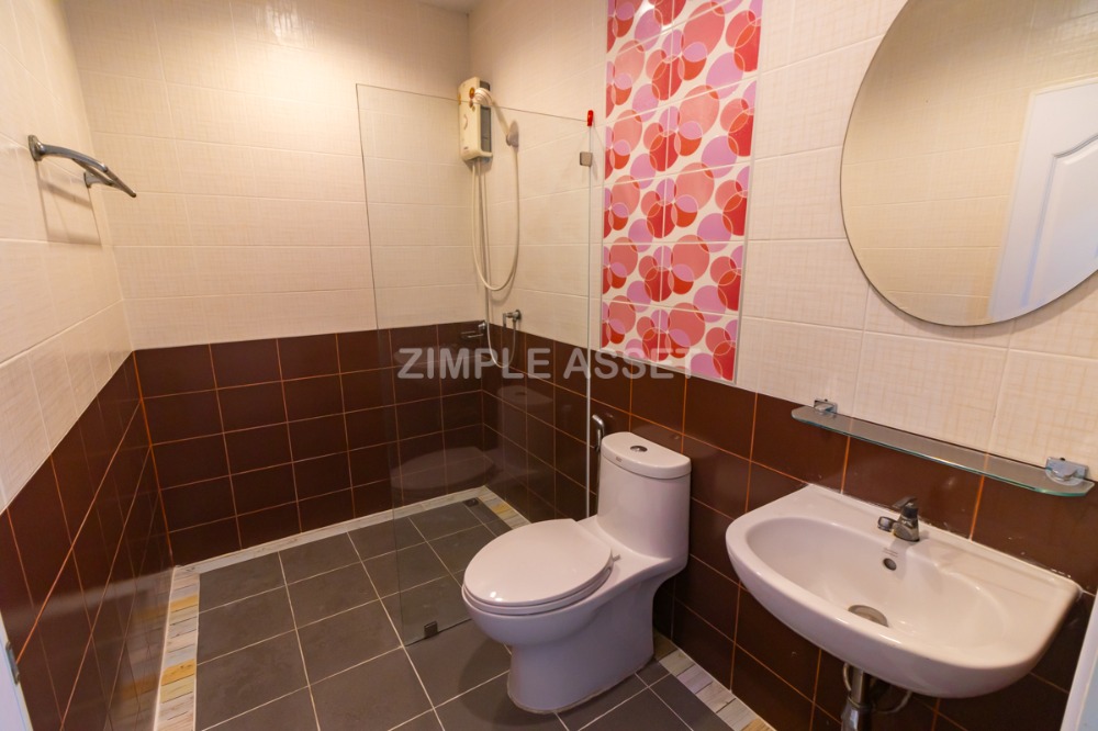 For RentSathorn, Narathiwat : Apartment with a view of the Chao Phraya River, Charoen Krung 58. Furnished rooms. near Asiatique and Icon Siam. Available for short term and long term to rent! Not far from BTS Saphan Taksin.