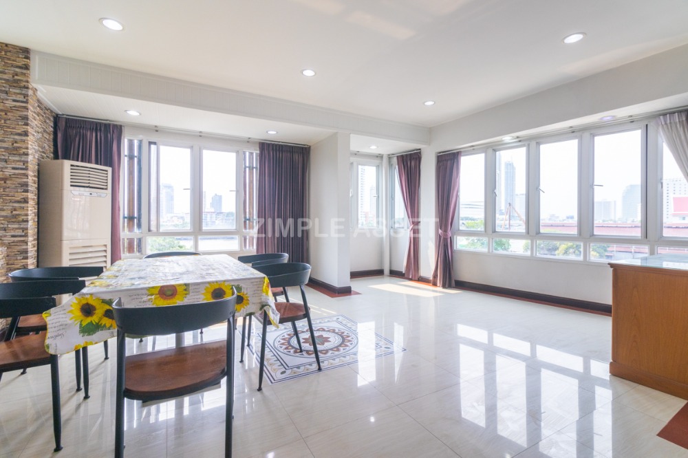 For RentSathorn, Narathiwat : Apartment with a view of the Chao Phraya River, Charoen Krung 58. Furnished rooms. near Asiatique and Icon Siam. Available for short term and long term to rent! Not far from BTS Saphan Taksin.