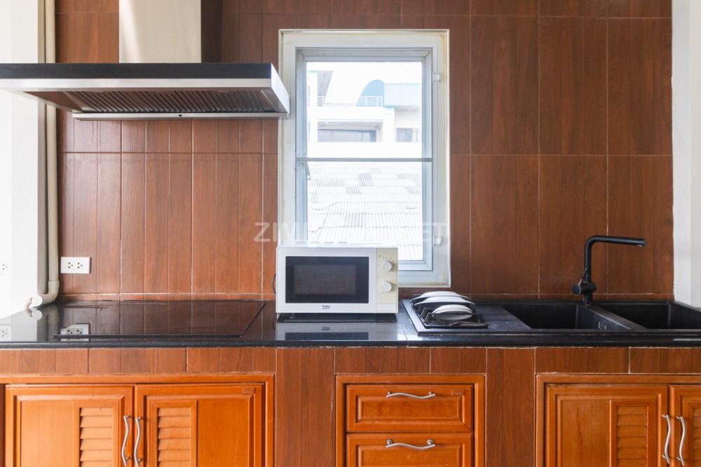 For RentSathorn, Narathiwat : Apartment with a view of the Chao Phraya River, Charoen Krung 58. Furnished rooms. near Asiatique and Icon Siam. Available for short term and long term to rent! Not far from BTS Saphan Taksin.