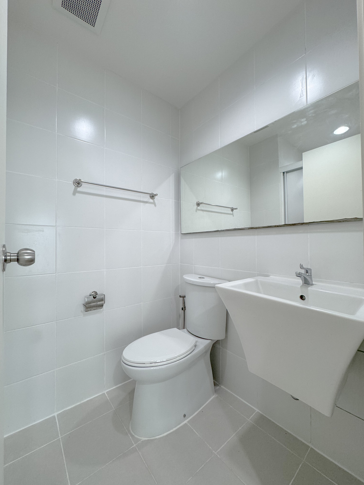 For SaleCondoChaengwatana, Muangthong : Condo for sale: Aspire Ngamwongwan, new room with all new furniture.