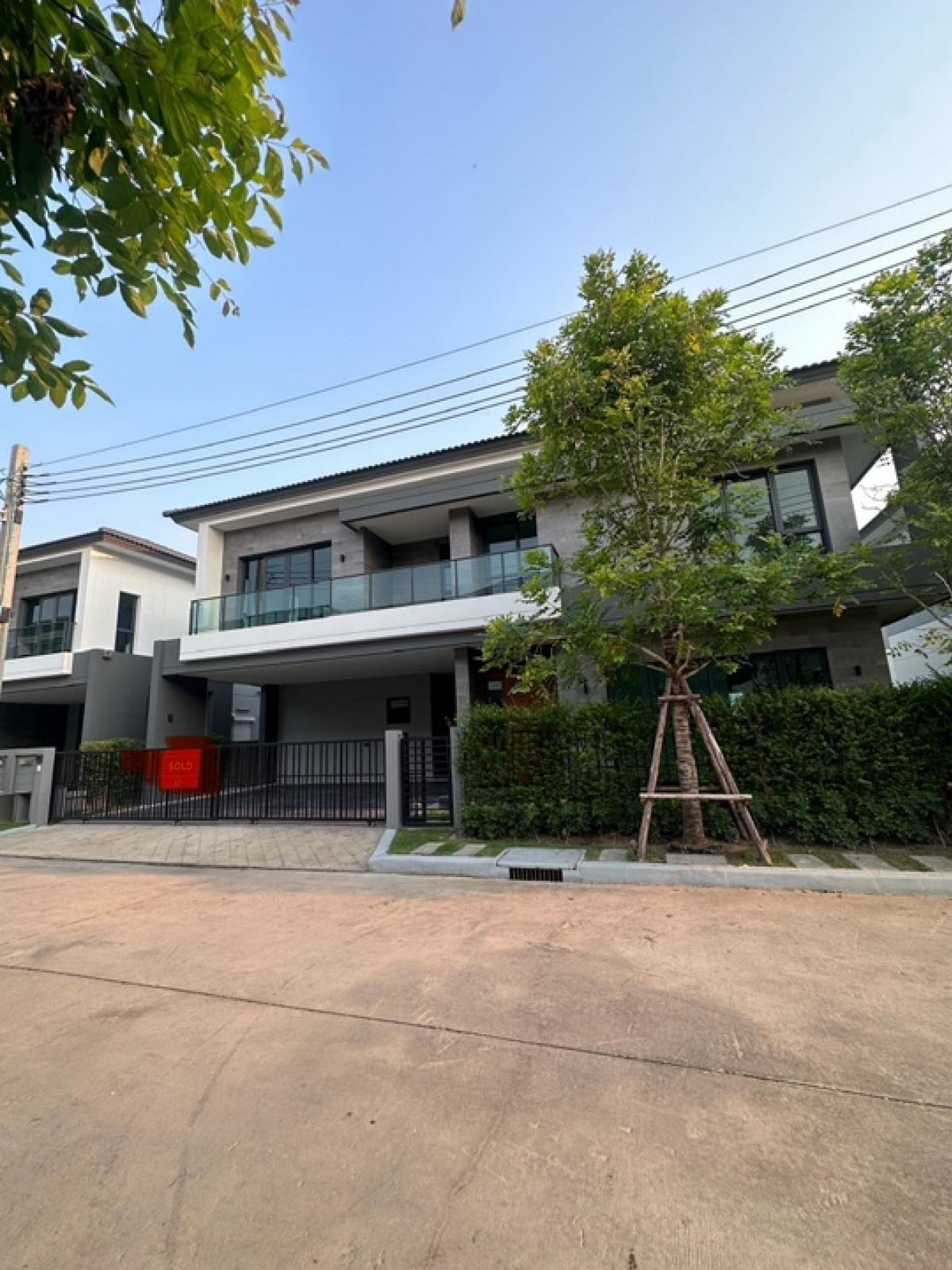 ขายบ้านนวมินทร์ รามอินทรา : 📢👇 For rent / sale house at The City Watcharapon, nice compound with good security, near express way