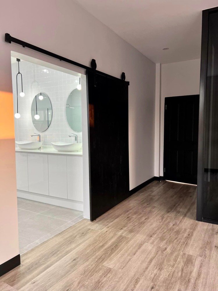 ขายบ้านบางนา แบริ่ง ลาซาล : บ้านเดี่ยว บางนา วิลล่า / 4 ห้องนอน (ขาย), Bangna Villa / Detached House 4 Bedrooms (FOR SALE) YOK093