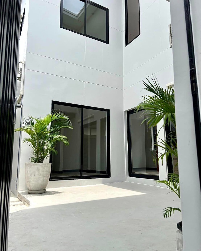ขายบ้านบางนา แบริ่ง ลาซาล : บ้านเดี่ยว บางนา วิลล่า / 4 ห้องนอน (ขาย), Bangna Villa / Detached House 4 Bedrooms (FOR SALE) YOK093