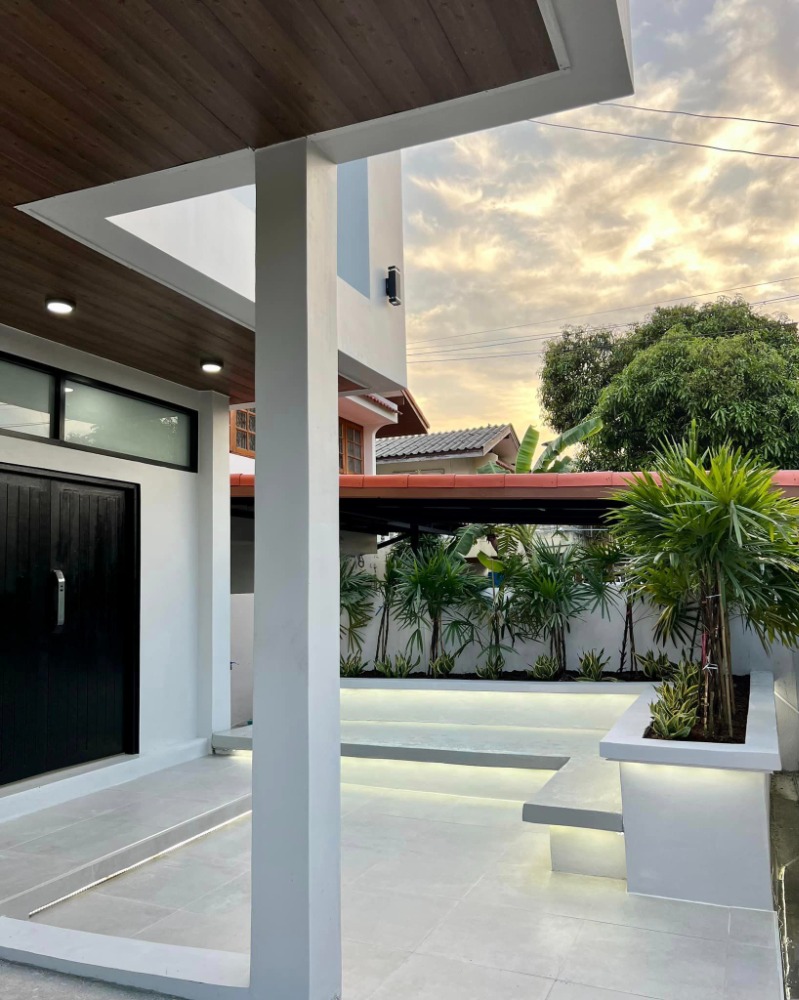 ขายบ้านบางนา แบริ่ง ลาซาล : บ้านเดี่ยว บางนา วิลล่า / 4 ห้องนอน (ขาย), Bangna Villa / Detached House 4 Bedrooms (FOR SALE) YOK093