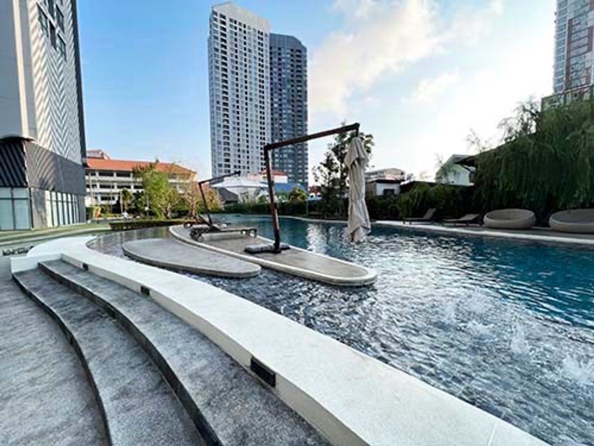 For SaleCondoBangna, Bearing, Lasalle : Urgent sale!  Ideo O2 Ideo O2 BTS Udom Samuk-Bangna 33 sq m, north side, beautiful, good view, not hot.