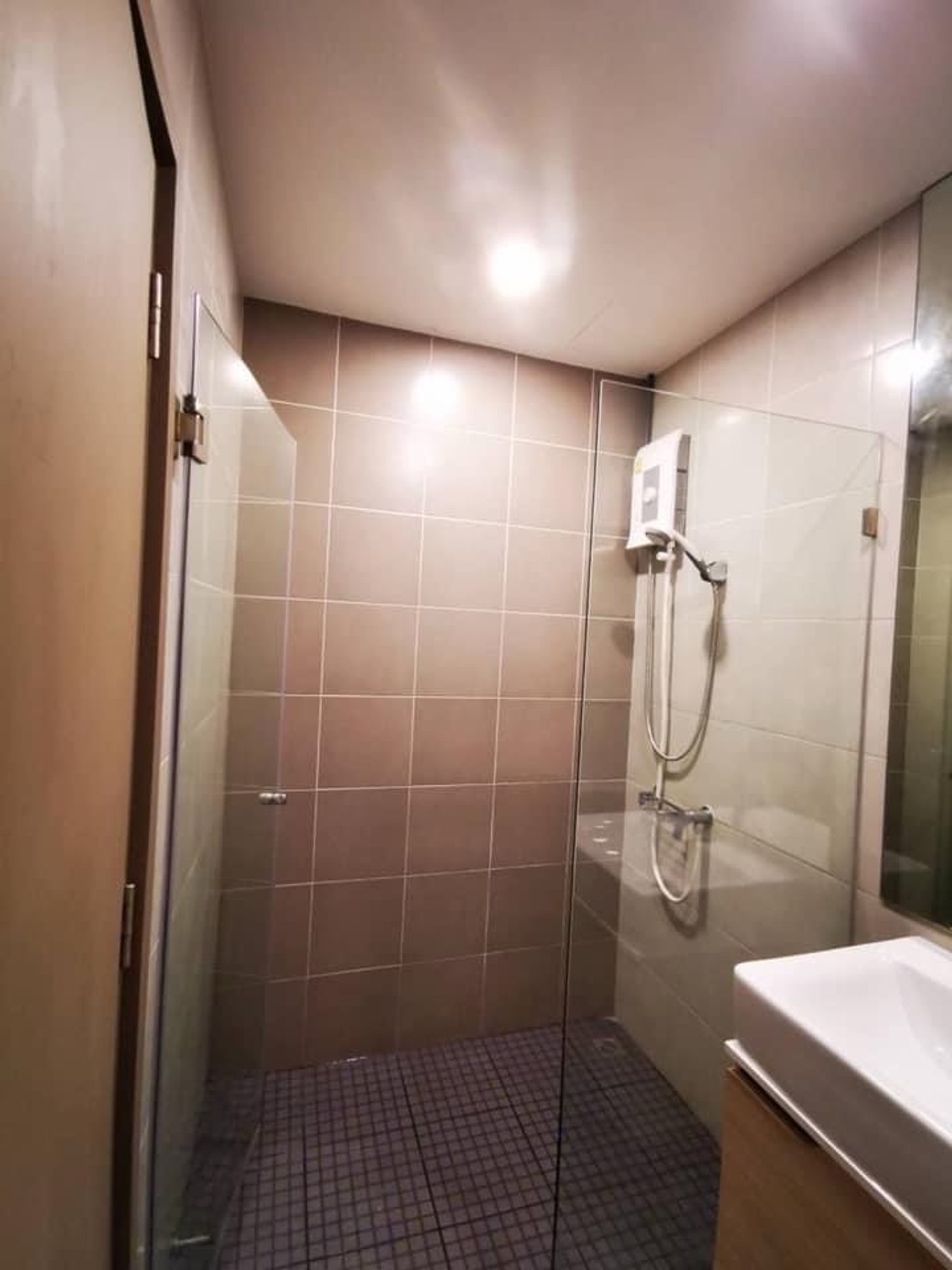 For SaleCondoBangna, Bearing, Lasalle : Urgent sale!  Ideo O2 Ideo O2 BTS Udom Samuk-Bangna 33 sq m, north side, beautiful, good view, not hot.