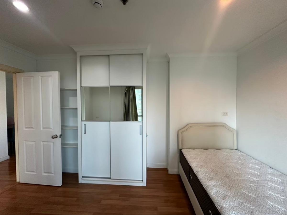 ให้เช่าคอนโดพระราม 9 เพชรบุรีตัดใหม่ RCA : Rent 2 bed room Full furniture Tower C 11 floor Price 24,000baht Ready move in Line :  bkkcondo1Wechat : bkkcondo1 Call 0990981000