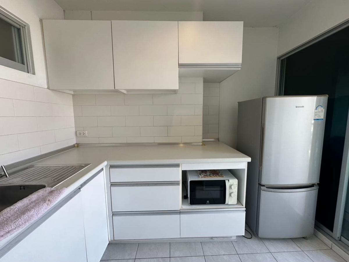 ให้เช่าคอนโดพระราม 9 เพชรบุรีตัดใหม่ RCA : Rent 2 bed room Full furniture Tower C 11 floor Price 24,000baht Ready move in Line :  bkkcondo1Wechat : bkkcondo1 Call 0990981000