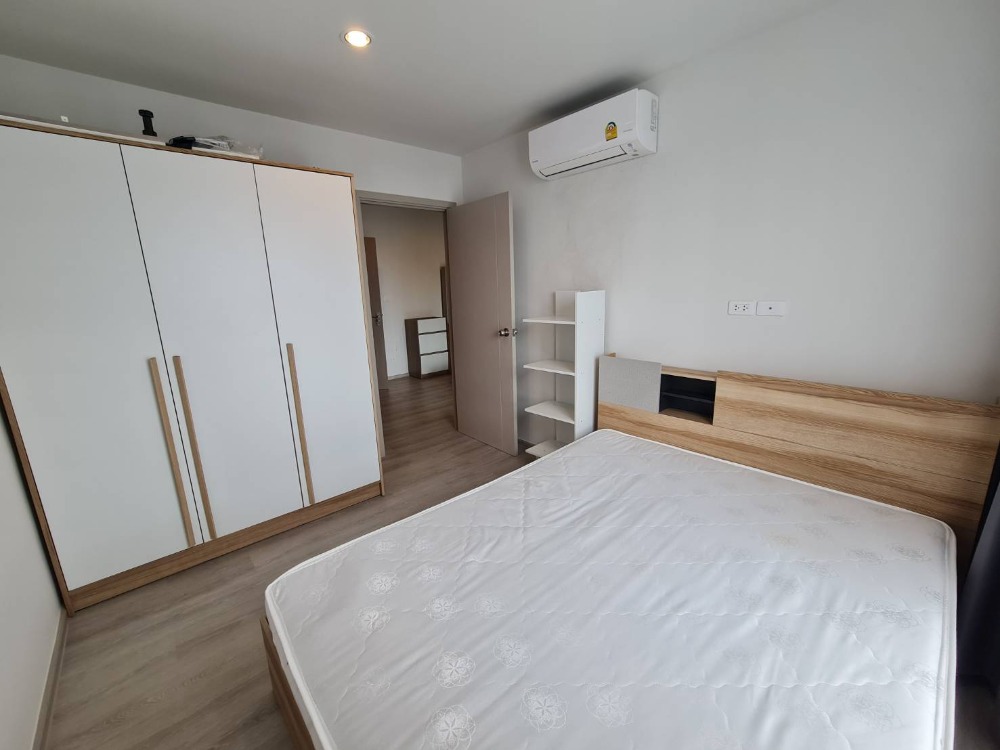 For RentCondoPinklao, Charansanitwong : Very new room, for rent ideo jaran70 13000 only.