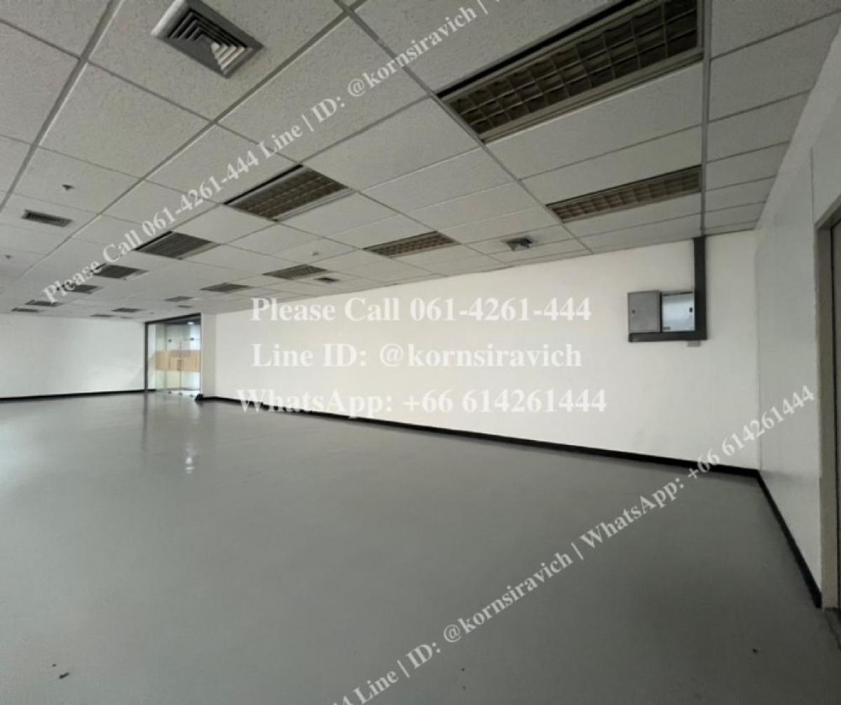 For RentRetail SpaceSukhumvit, Asoke, Thonglor : Rental of the G -Floor, size 170 square meters in the office building, Soi Sukhumvit 21 (Asoke), near the MRT, Sukhumvit 500 meters, has a parking lot in the building.