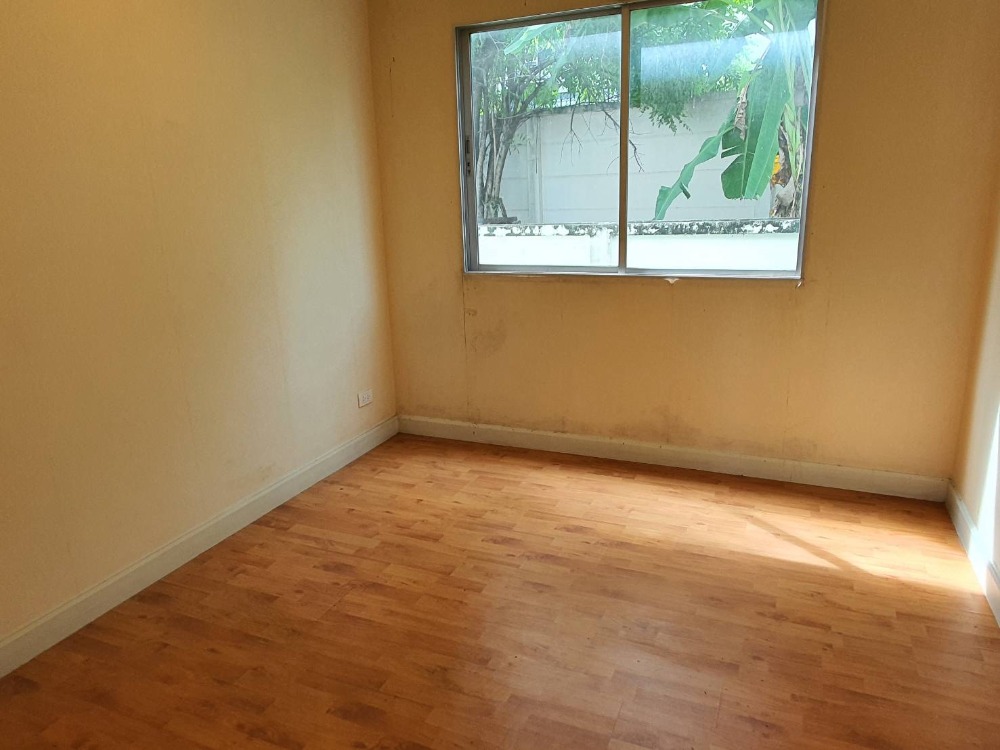 ขายบ้านนวมินทร์ รามอินทรา : ลดเยอะมาก !!  ขายบ้านเดี่ยว 2 ชั้น ไม่เคยอยู่ไลฟ์บางกอกบูเลอวาร์ด รามอินทรา 105 ติดถนนใหญ่ 71 ตรว ใกล้สวนสยาม แฟชั่นไอซ์แลนด์