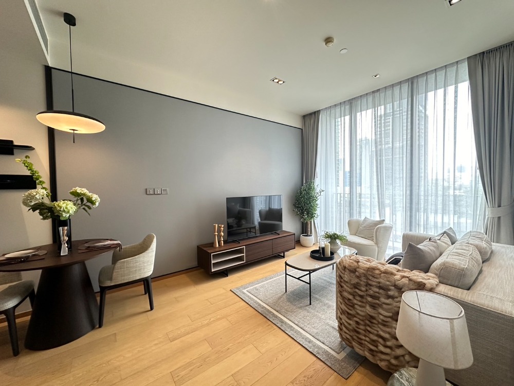 For RentCondoWitthayu, Chidlom, Langsuan, Ploenchit : For rent 1 bedroom - at Chidlom rd. 250M. To BTS Station