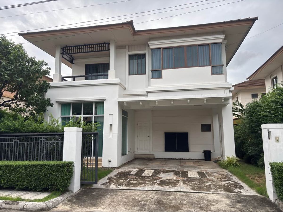 For RentHouseBangna, Bearing, Lasalle : 3-story house for rent, near Sri Iam BTS station, 500 meters.