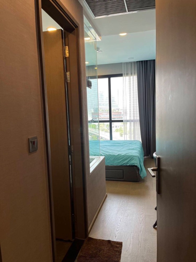 For RentCondoSiam Paragon ,Chulalongkorn,Samyan : Ashton Chula - Silom【𝐑𝐄𝐍𝐓】🔥 Luxurious room, large, airy, lots of storage, 2 bedrooms, 2 bathrooms, fully furnished. Complete central area Near Samyan Mitrtown.🔥Contact Line ID: @hacondo