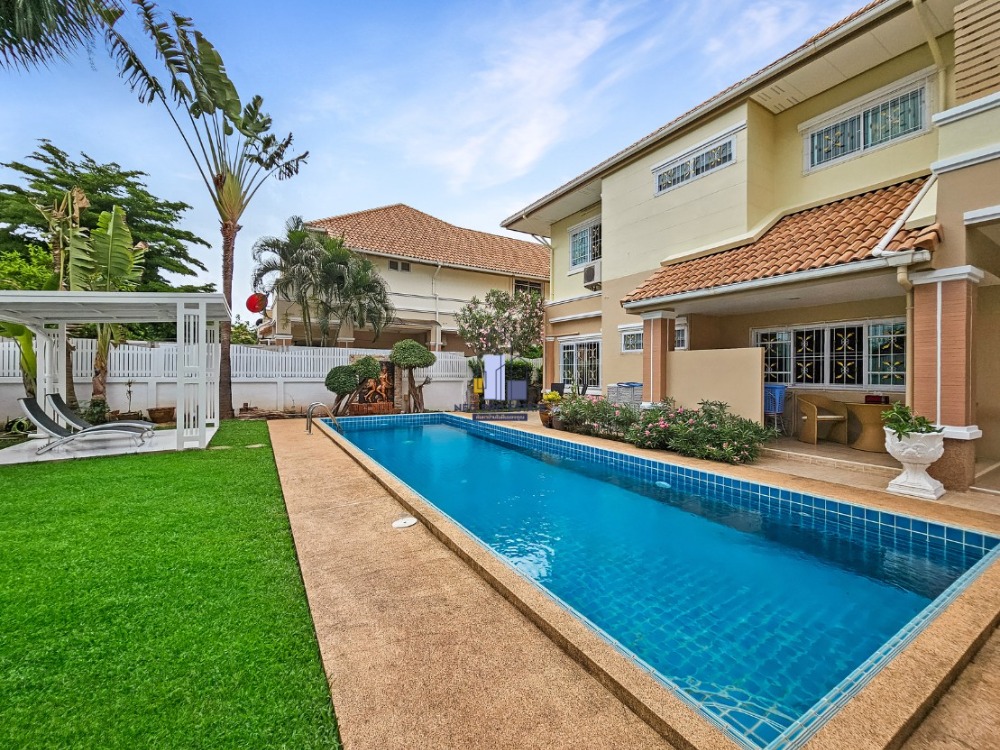 ขายบ้านขอนแก่น : บ้านเดี่ยว สองชั้น ปรับปรุงใหม่ มีสระว่ายน้ำส่วนตัว เนื้อที่ 131.5 ตารางวา ริมบึงแก่นนคร ขอนแก่น