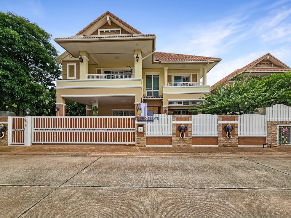 ขายบ้านขอนแก่น : บ้านเดี่ยว สองชั้น ปรับปรุงใหม่ มีสระว่ายน้ำส่วนตัว เนื้อที่ 131.5 ตารางวา ริมบึงแก่นนคร ขอนแก่น