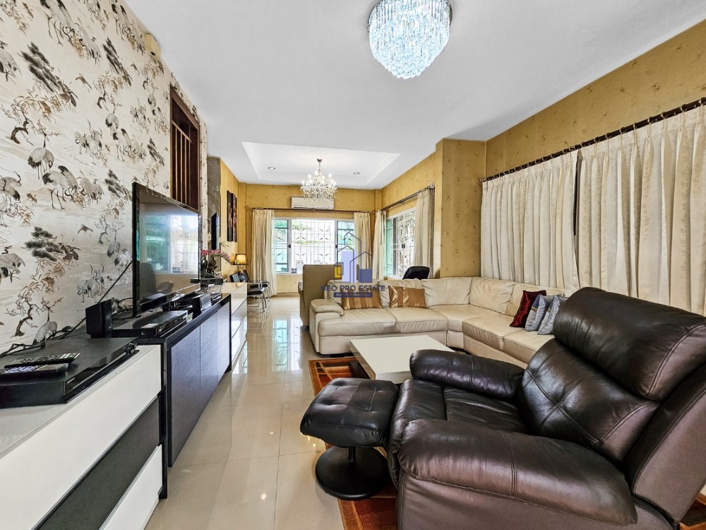 ขายบ้านขอนแก่น : บ้านเดี่ยว สองชั้น ปรับปรุงใหม่ มีสระว่ายน้ำส่วนตัว เนื้อที่ 131.5 ตารางวา ริมบึงแก่นนคร ขอนแก่น