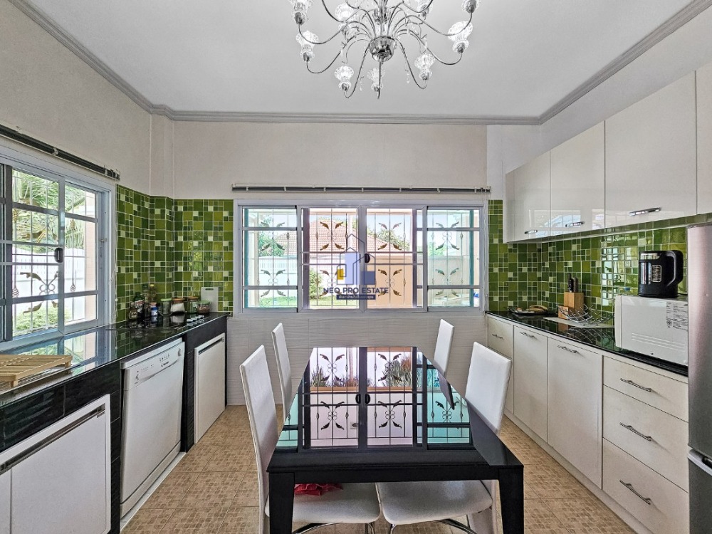 ขายบ้านขอนแก่น : บ้านเดี่ยว สองชั้น ปรับปรุงใหม่ มีสระว่ายน้ำส่วนตัว เนื้อที่ 131.5 ตารางวา ริมบึงแก่นนคร ขอนแก่น