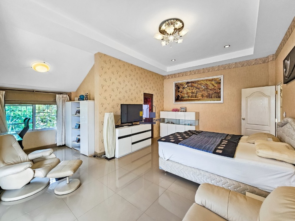 ขายบ้านขอนแก่น : บ้านเดี่ยว สองชั้น ปรับปรุงใหม่ มีสระว่ายน้ำส่วนตัว เนื้อที่ 131.5 ตารางวา ริมบึงแก่นนคร ขอนแก่น