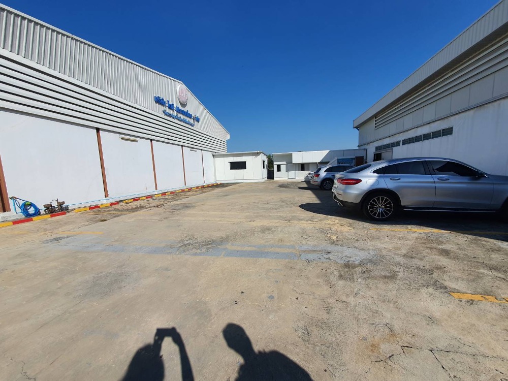 For RentWarehouseNawamin, Ramindra : Warehouse with office for rent , 620 sqm Hathairat Road. Supports 40 ft containers