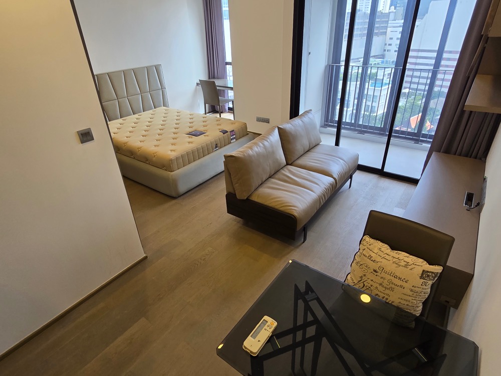 For RentCondoSiam Paragon ,Chulalongkorn,Samyan : Ashton Chula - Silom【𝐑𝐄𝐍𝐓】🔥 Modern style room, simple and elegant, can store a lot of things. Airy and comfortable Fully furnished Complete central area Near Samyan Mitrtown Ready to move in!!🔥Contact Line ID: @hac