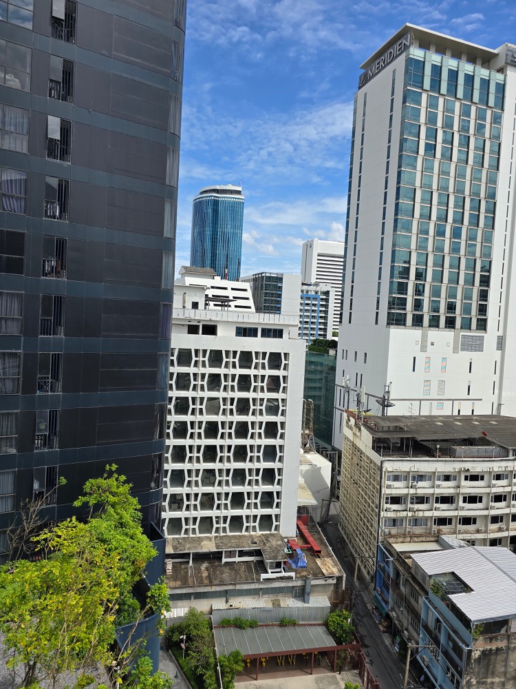 For RentCondoSiam Paragon ,Chulalongkorn,Samyan : Ashton Chula - Silom【𝐑𝐄𝐍𝐓】🔥 Modern style room, simple and elegant, can store a lot of things. Airy and comfortable Fully furnished Complete central area Near Samyan Mitrtown Ready to move in!!🔥Contact Line ID: @hac