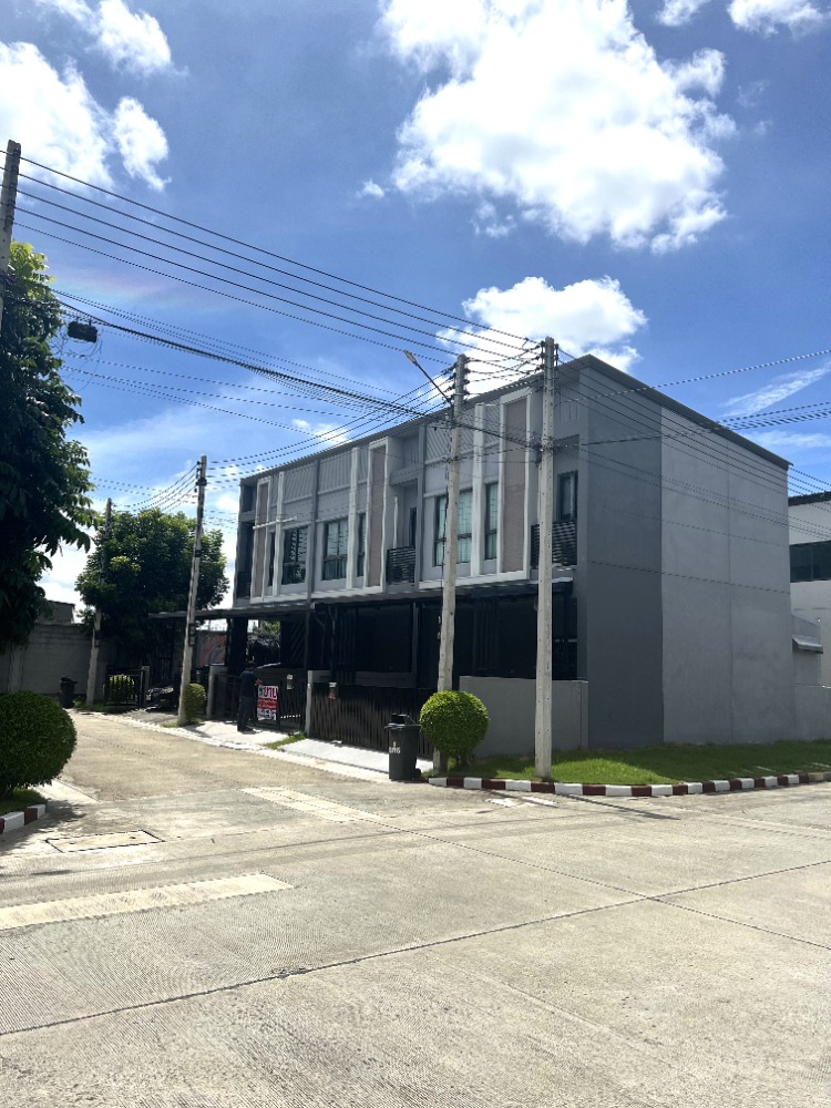 For SaleTownhomePathum Thani,Rangsit, Thammasat : Townhouse for sale, Werve Village, Tiwanon-Rangsit, Bangkadi, Pathum Thani, good location, quiet
