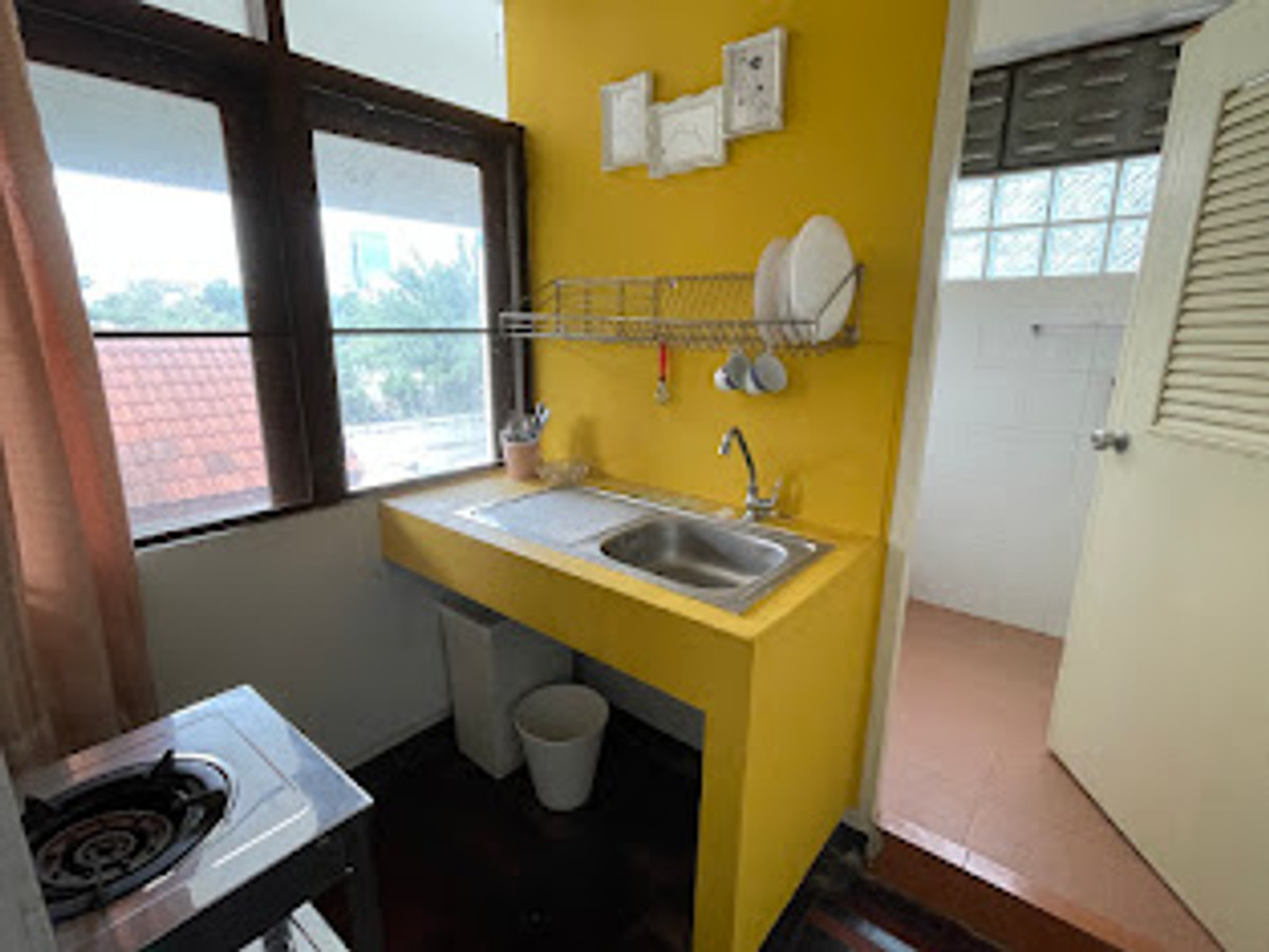 ให้เช่าคอนโดอารีย์ อนุสาวรีย์ : โลว์ไลท์อพาร์ทเมนท์ (อนุญาตเลี้ยงสัตว์, โฮมออฟฟิส OK) ประมาณ 70 ตรม. 1 ห้องนอน ห้องน้ำในตัว ครัวเตาแกีส ใกล้บีทีเอสสนามเป้า