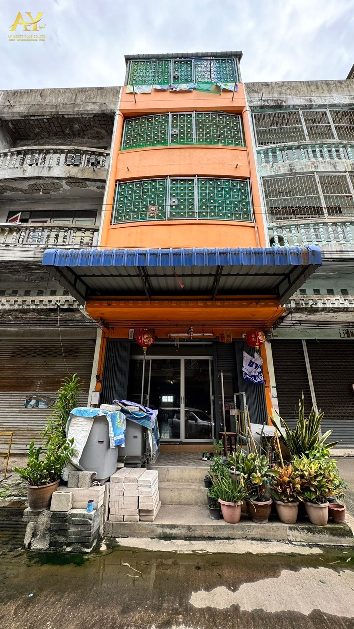 For SaleShop HouseMin Buri, Romklao : 🏬Commercial building for sale Minburi Intersection Sihaburanukit 4, near Min Market, renovated, ready to move in, very convenient to travel.