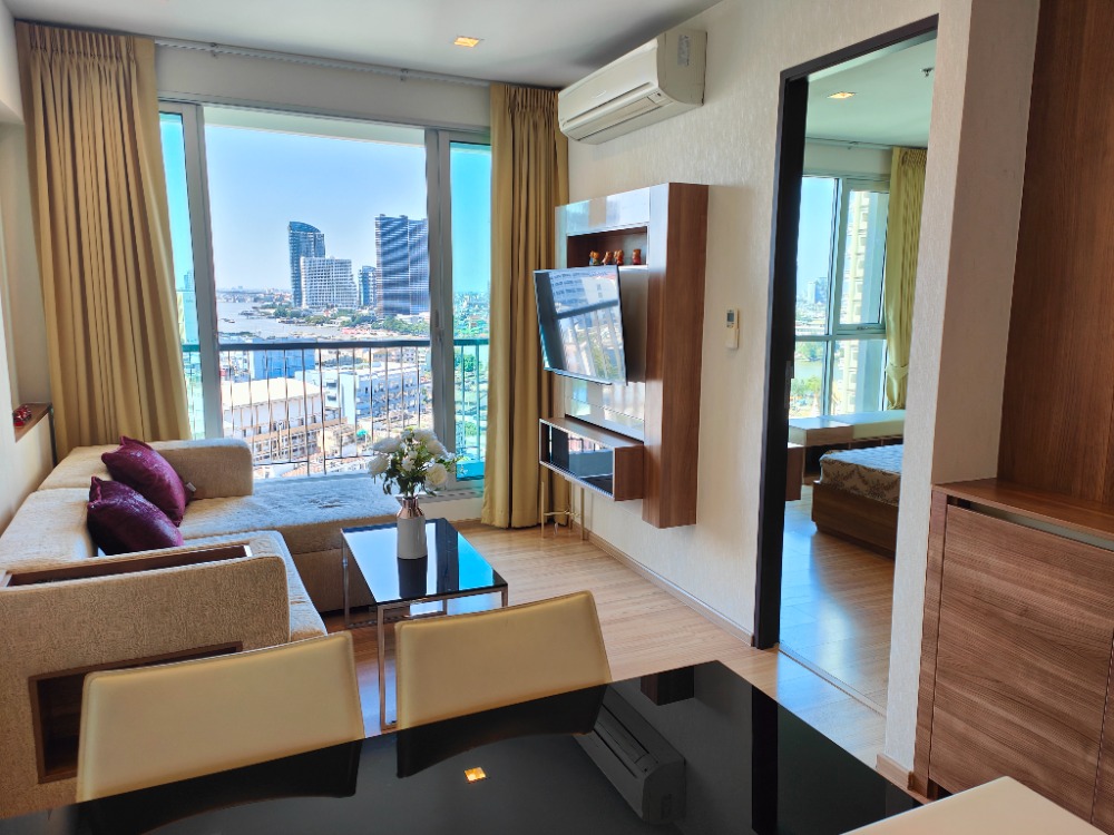 ให้เช่าคอนโดสาทร นราธิวาส : ให้เช่า Rhythm Sathorn เพียง 300 ม. bts สะพานตากสิน ใกล้ บางรัก เจรืญกรุง สีลม ห้อง 45 ตร.ม. วิวเจ้าพระยา 25,000 / เดือน สนใจ 097 - 465 5644 T.C HOME