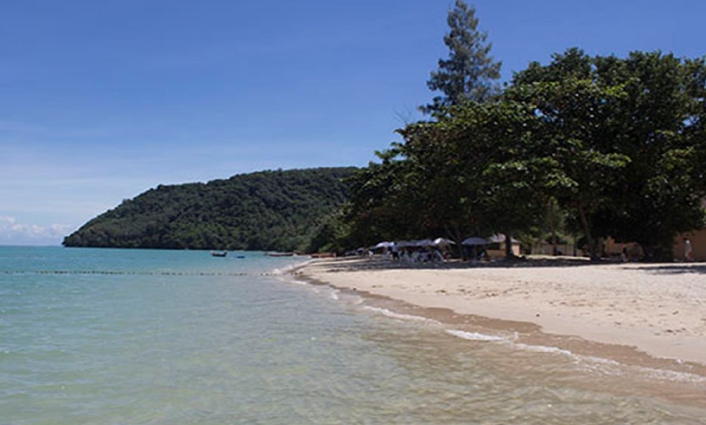 For SaleLandPhuket : Empty land for sale on Koh Lon, 3 rai 95.6 square wah (with title deed), Rawai Subdistrict, Mueang Phuket District.