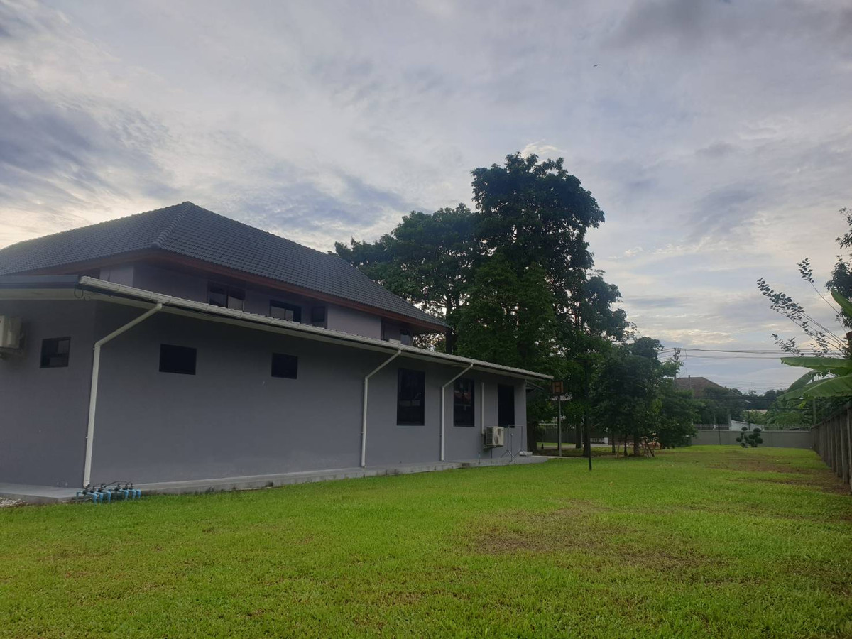 For SaleHouseChaengwatana, Muangthong : Single house for sale Near The Mall Ngamwongwan Soi Ngamwongwan 23, Prime location in Nonthaburi, near the main road, size 595 sq wa.