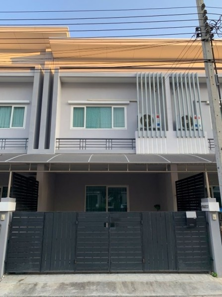 ขายเกษตรศาสตร์ รัชโยธิน : ขายทาวน์โฮม The Exclusive วงแหวน-รามอินทรา บ้านสวย ใหม่ สะอาด สภาพมือ1 ราคาพิเศษ เข้าอยู่ได้เลย