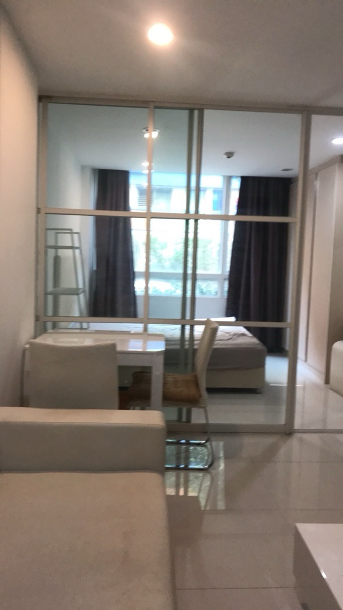 ให้เช่าคอนโดพัฒนาการ ศรีนครินทร์ : 📍1 ห้องนอน 1 ห้องน้ำ ขนาด 37 ตารางเมตร
จองได้เลยนะคะ พร้อมอยู่ #Element Srinakarin ห้องสวยมาก  อยู่สบาย มีเครื่องซักผ้า  ติดต่อ ป้าแหม่ม Tel/Line : 0992982923 