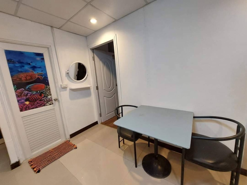 For RentHouseNakhon Pathom : Bang Pla Resort, Bang Len District, Nakhon Pathom Province) Single-storey corner house for rent. - The atmosphere in the garden is shady, making an office 50 sq m.