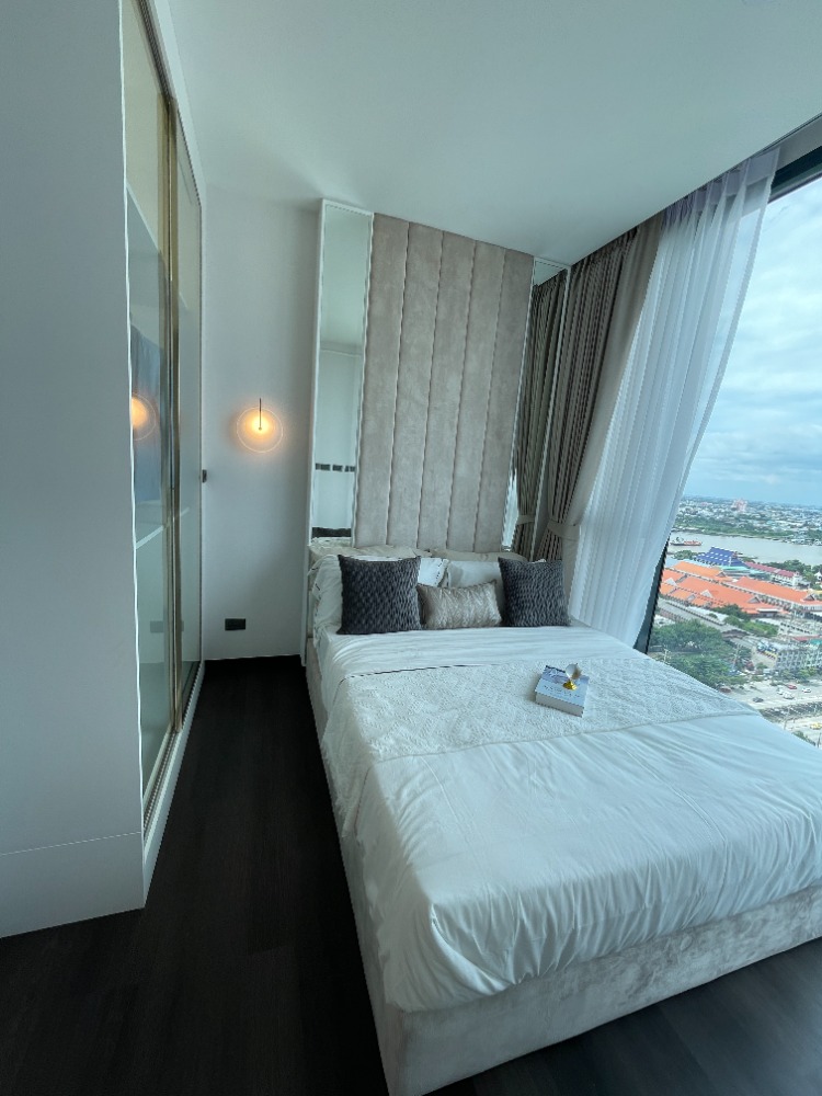 For SaleCondoRama3 (Riverside),Satupadit : Condo for sale, Sapphire Luxurious Condo, Rama 3, 2nd floor, usable area 42.30 sq m., 1 bedroom, 1 bathroom, Chao Phraya River view, near BRT (Wat Pariwas Station) and easy access to the city center.