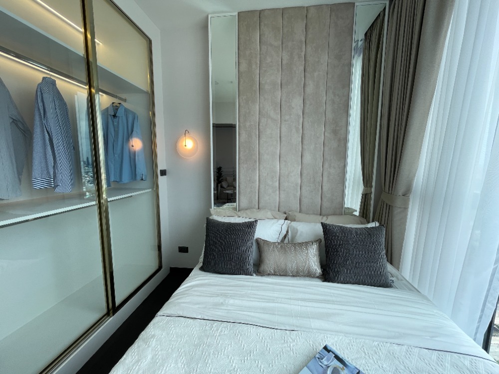 For SaleCondoRama3 (Riverside),Satupadit : Condo for sale, Sapphire Luxurious Condo, Rama 3, 2nd floor, usable area 42.30 sq m., 1 bedroom, 1 bathroom, Chao Phraya River view, near BRT (Wat Pariwas Station) and easy access to the city center.